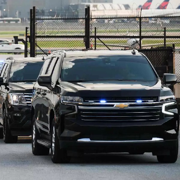 Cadillac Escalade-V — SUV premium, entra como luxury van ejecutivo.